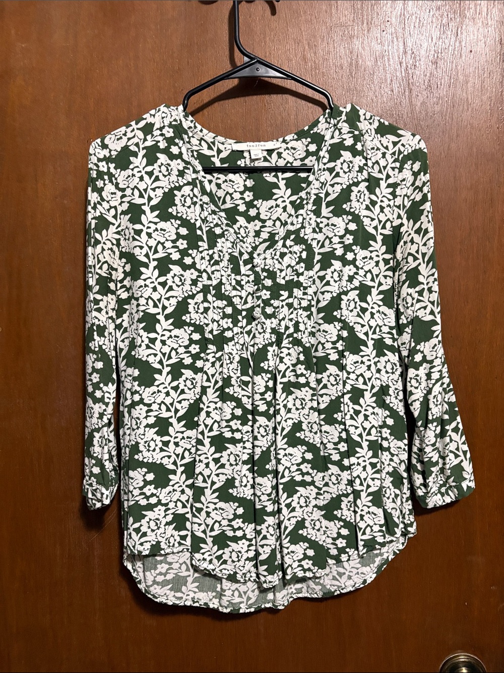 Women’s Green Floral V-Neck Blouse